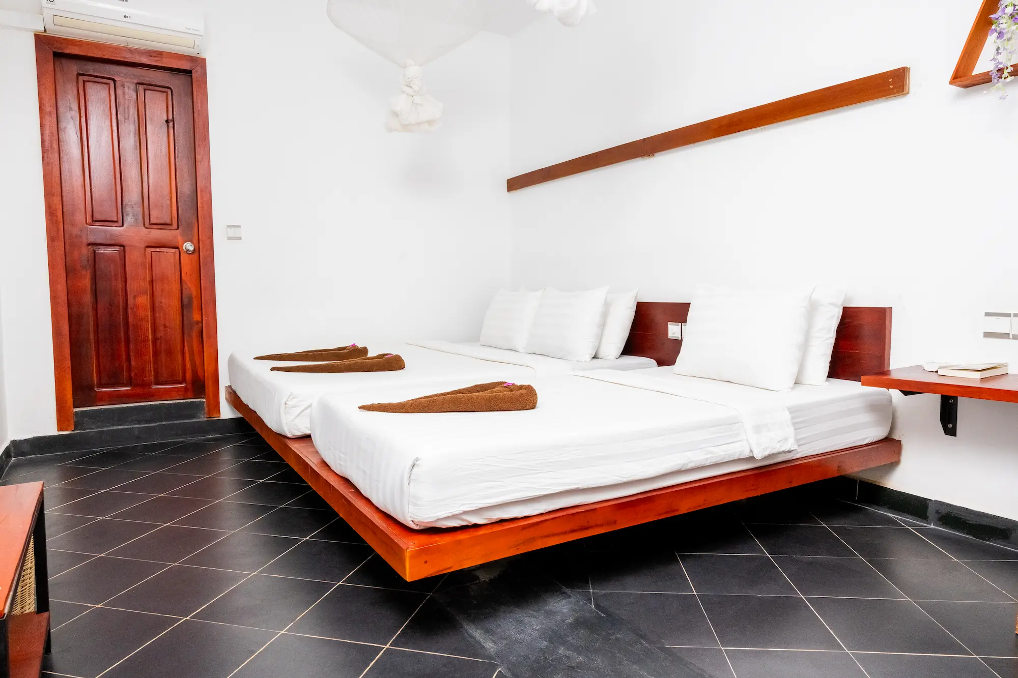 Triple Room - Image 1