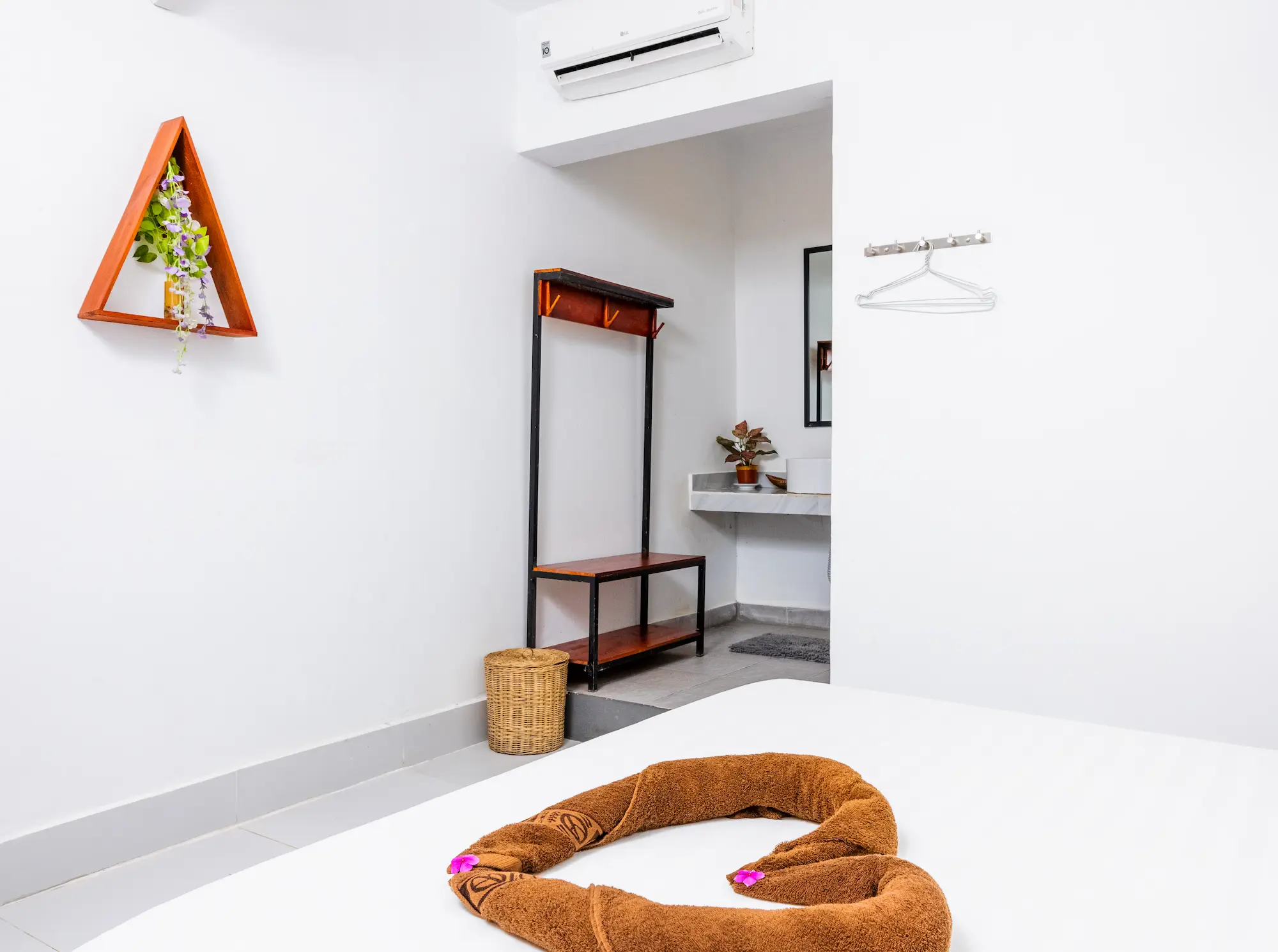 Double Room - Image 2