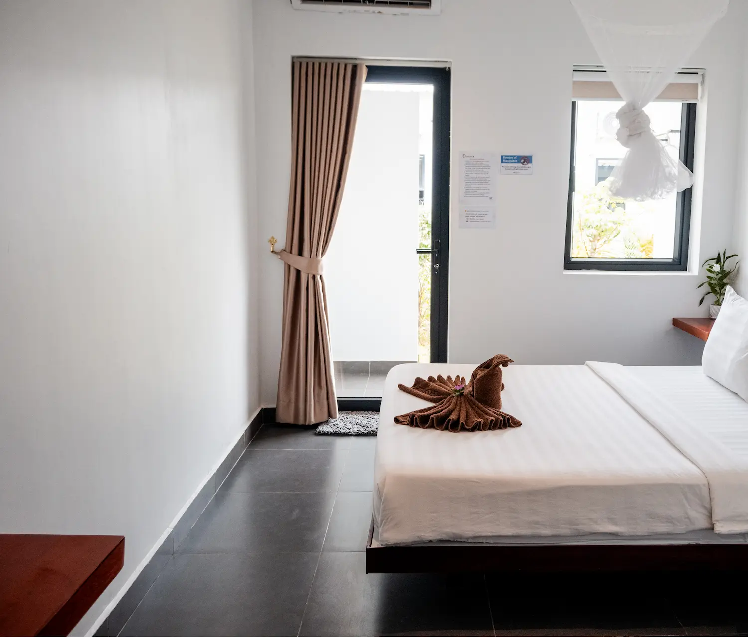 Double Room With Balcony - Image 2