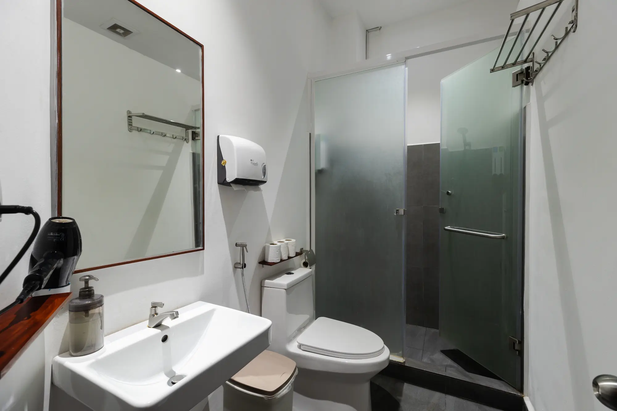 Budget Double Room - Image 8