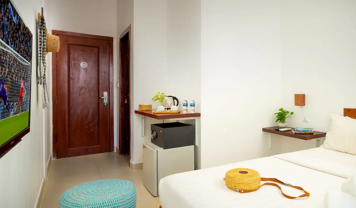 Standard Double Room - Image 2